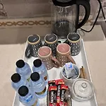 شقة اربع غرف نوم بصالة أنيقة